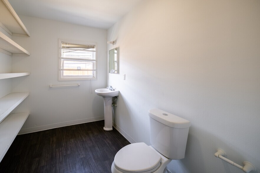 More Photos Of 2534 Walnut Bend Ln, Houston Medical For Lease