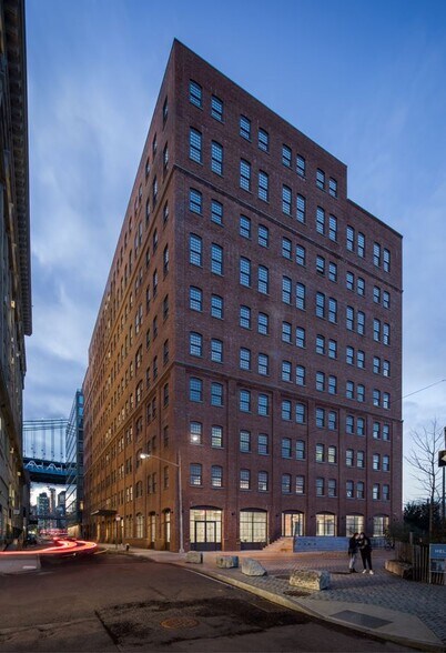 More Photos Of 10 Jay St, Brooklyn Office For Lease