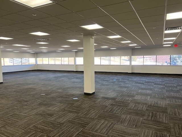 More Photos Of 2985 S Ridge Rd, Green Bay Medical For Lease