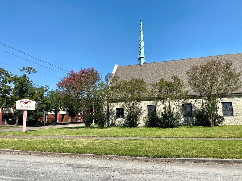 More Photos Of 6601 Sherman St, Houston Lodge Meeting Hall For Sale