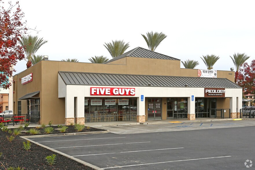 More Photos Of 1675 W Lacey Blvd, Hanford Unknown For Lease