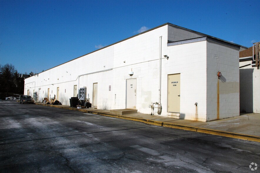 More Photos Of 200 Larchmont Blvd, Mount Laurel Storefront Retail Office For Lease