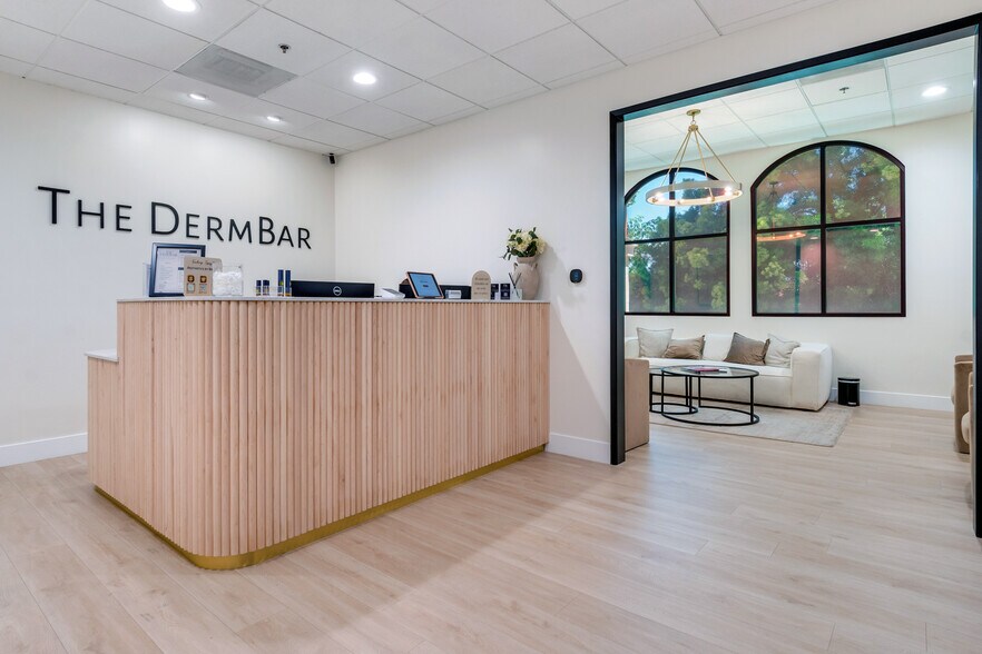 More Photos Of , Ontario Office For Sale