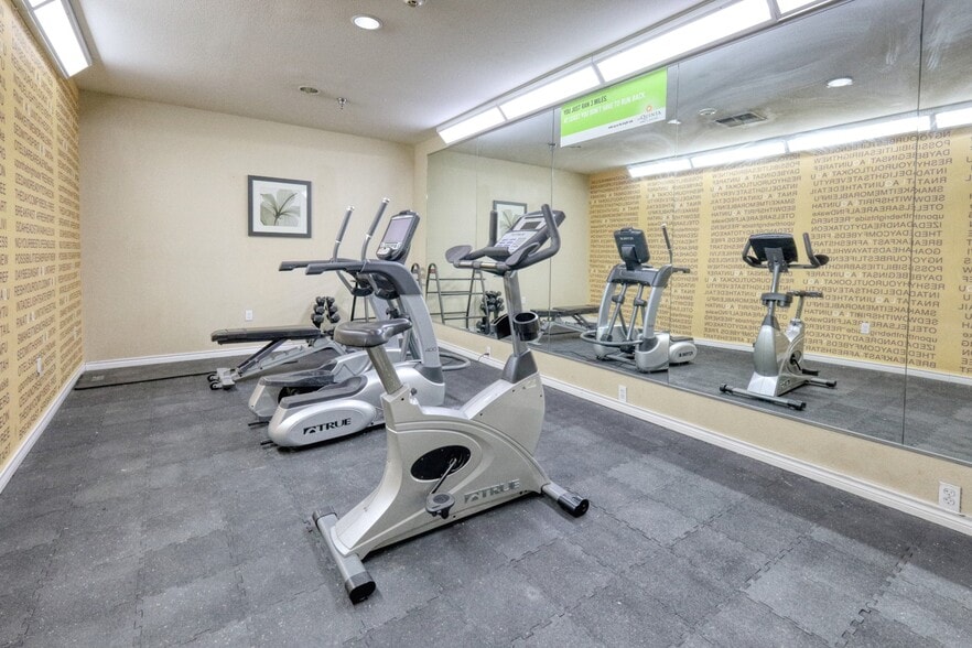 More Photos Of 10446 Interstate 37, Corpus Christi Hotel For Sale
