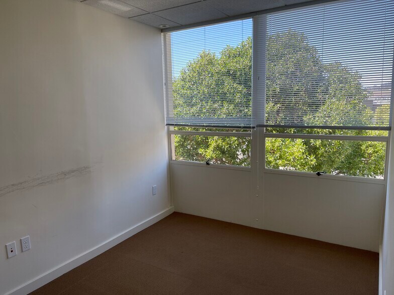 More Photos Of 400 Evelyn Ave, Albany Medical For Lease