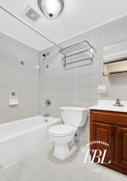 More Photos Of 1043 47th Ave, Long Island City Apartments For Sale