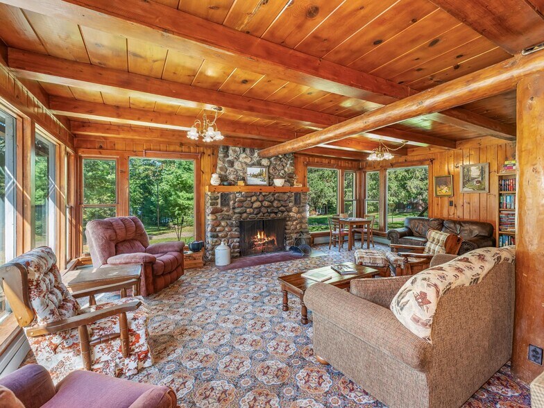 More Photos Of 6119 Co Y Hwy, Hazelhurst Hotel For Sale