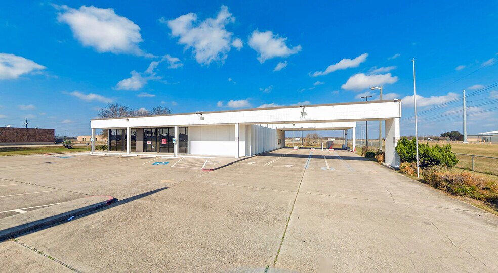 Primary Photo Of 14050 Northwest Blvd, Corpus Christi Bank For Lease