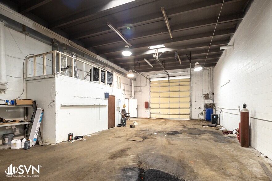 More Photos Of 3899 Winchester Rd, Lexington Light Manufacturing For Lease