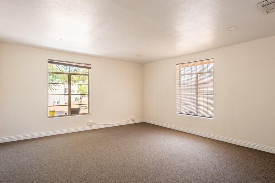 More Photos Of 509 S 6th St, Las Vegas Office For Lease