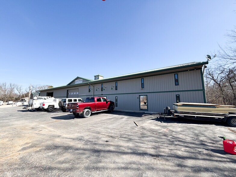 Primary Photo Of 2012 N Michael Ln, Nixa Warehouse For Sale