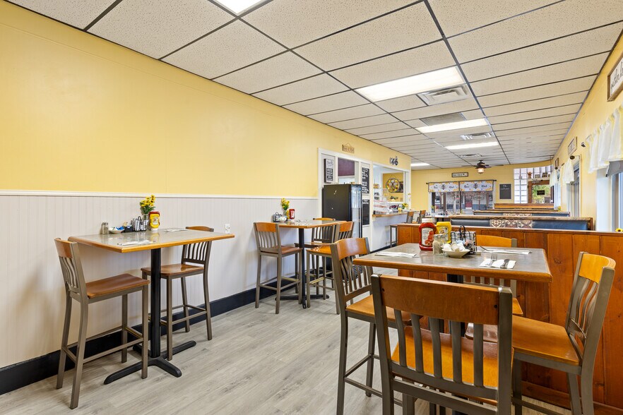 More Photos Of 24 Main st, Three Forks General Retail For Sale