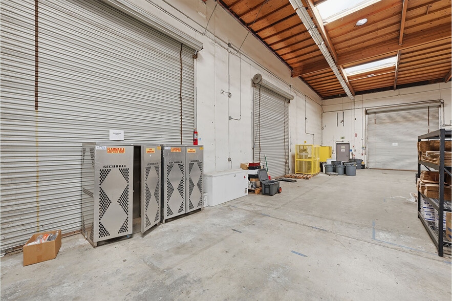More Photos Of 7755 Arjons Dr, San Diego Warehouse For Sale