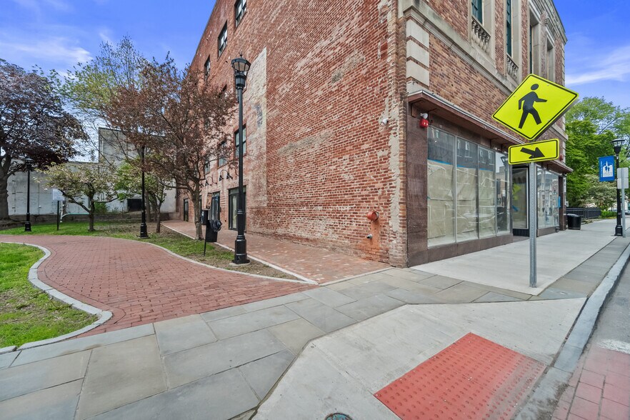 More Photos Of 48-54 North St, Middletown Apartments For Lease