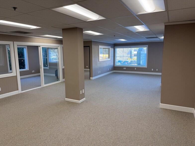 More Photos Of 9570 SW Beaverton Hillsdale Hwy, Beaverton Office For Sale