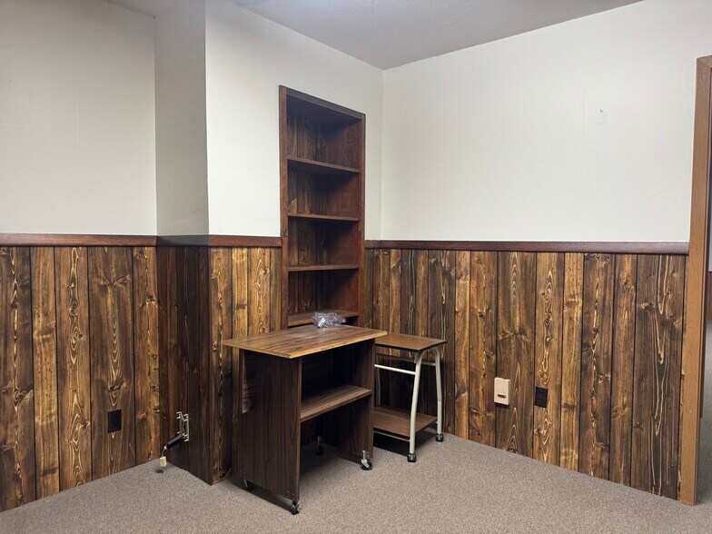 More Photos Of 1406 N 25th St, Sheboygan Warehouse For Lease