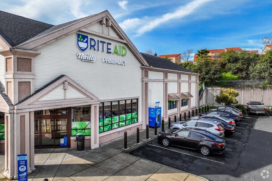 More Photos Of 1560 Sycamore Ave, Hercules Drugstore For Lease