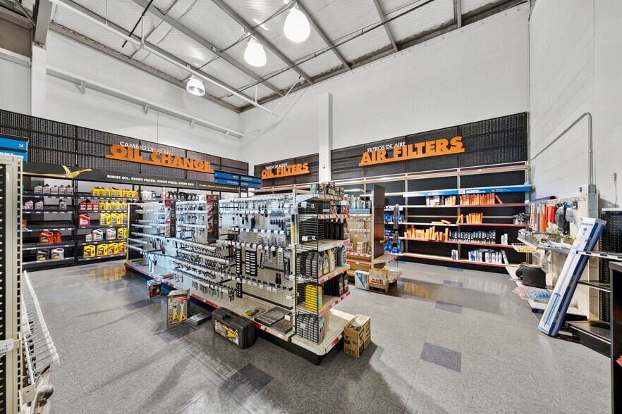 More Photos Of 3755 Crater Lake Hwy, Medford Freestanding For Lease