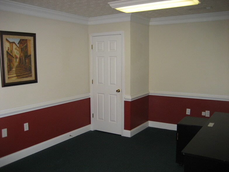 More Photos Of 2031 Gees Mill Rd, Conyers Warehouse For Lease