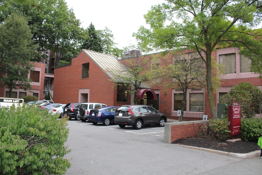 Primary Photo Of 637-651 Washington St, Brookline Office For Lease
