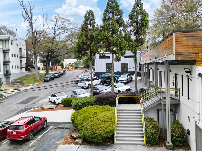 More Photos Of 704-710 Berkeley Ave, Atlanta Loft Creative Space For Lease