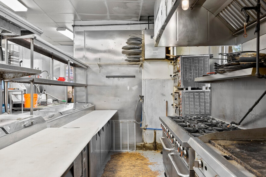 More Photos Of 367 Delaware Ave, Delmar Bar For Sale