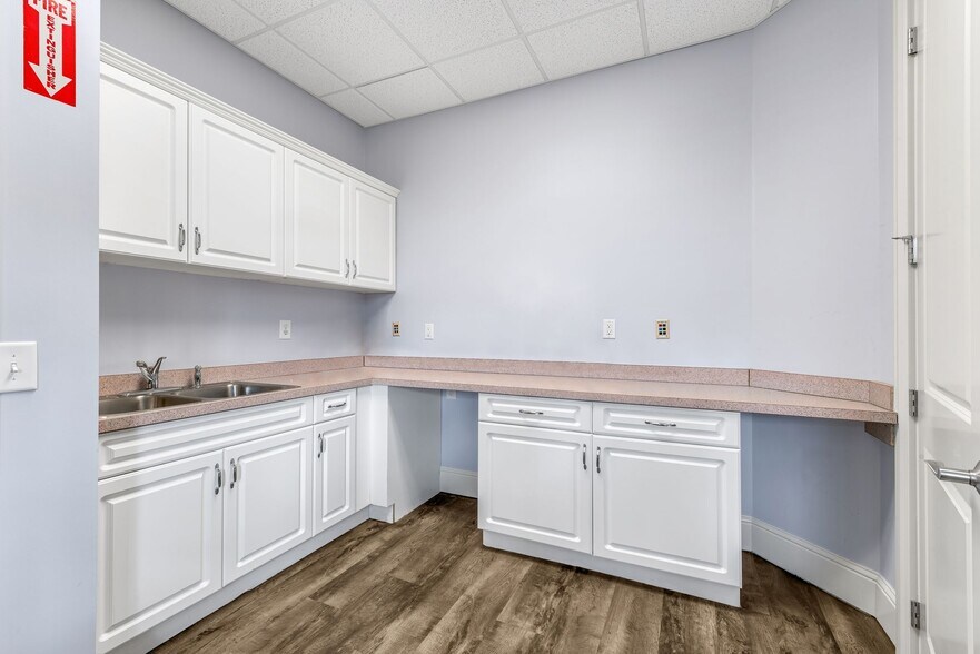 More Photos Of 3475 Dallas Hwy, Marietta Office For Lease