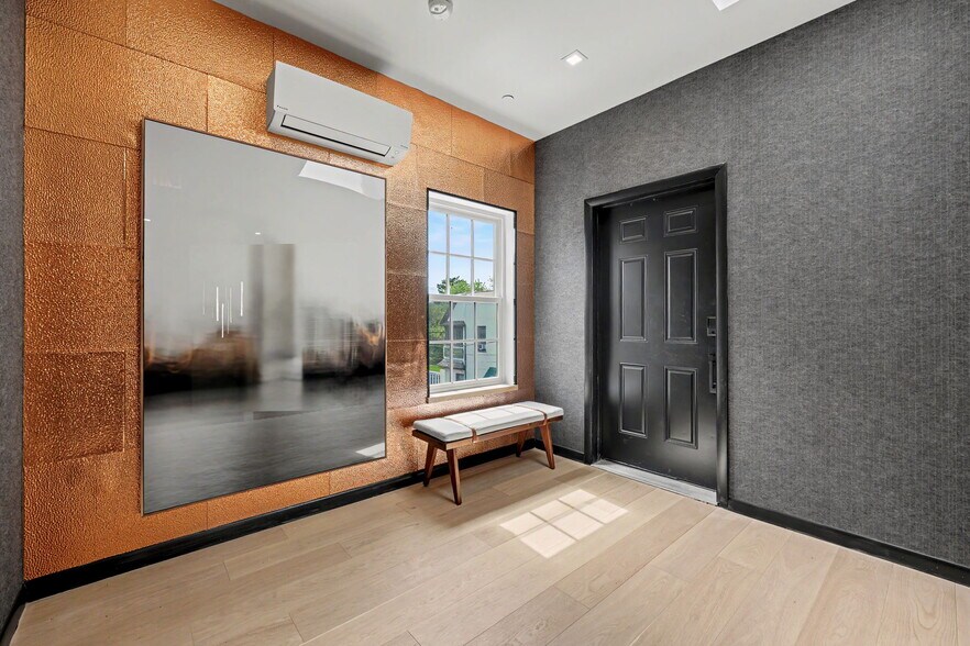 More Photos Of 63 Church St, Greenwich Apartments For Sale