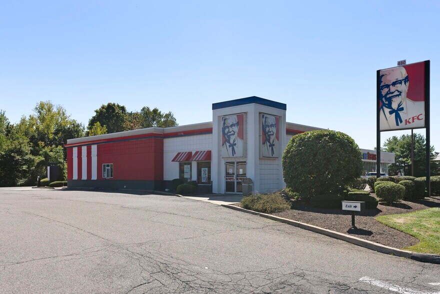 Primary Photo Of 480 Boston Post Rd, Orange Fast Food For Sale