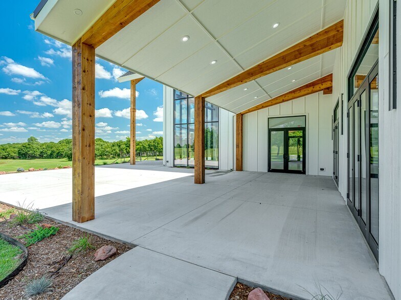 More Photos Of 20480 NE 164th St, Luther Specialty For Sale