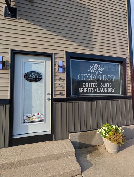 More Photos Of 518 W Main St, Kirkland Freestanding For Sale