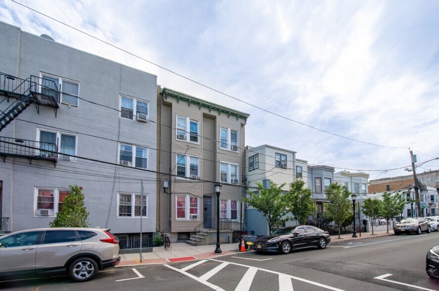 More Photos Of , Union City Multifamily For Sale