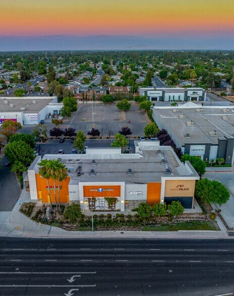 More Photos Of 2908-2950 S Mooney Blvd, Visalia General Retail For Sale