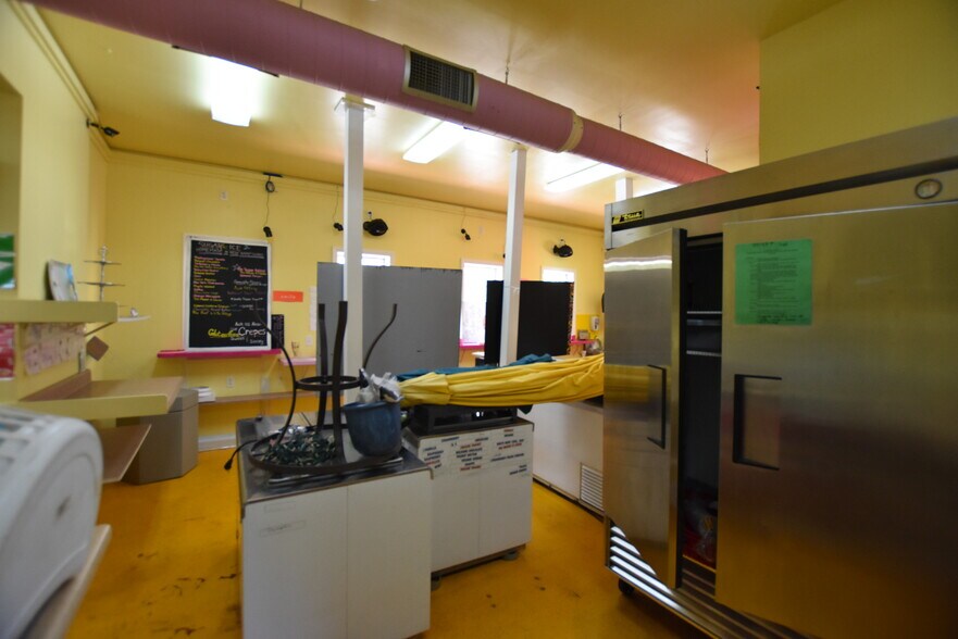 More Photos Of 146 Calef Hwy, Barrington Flex For Sale