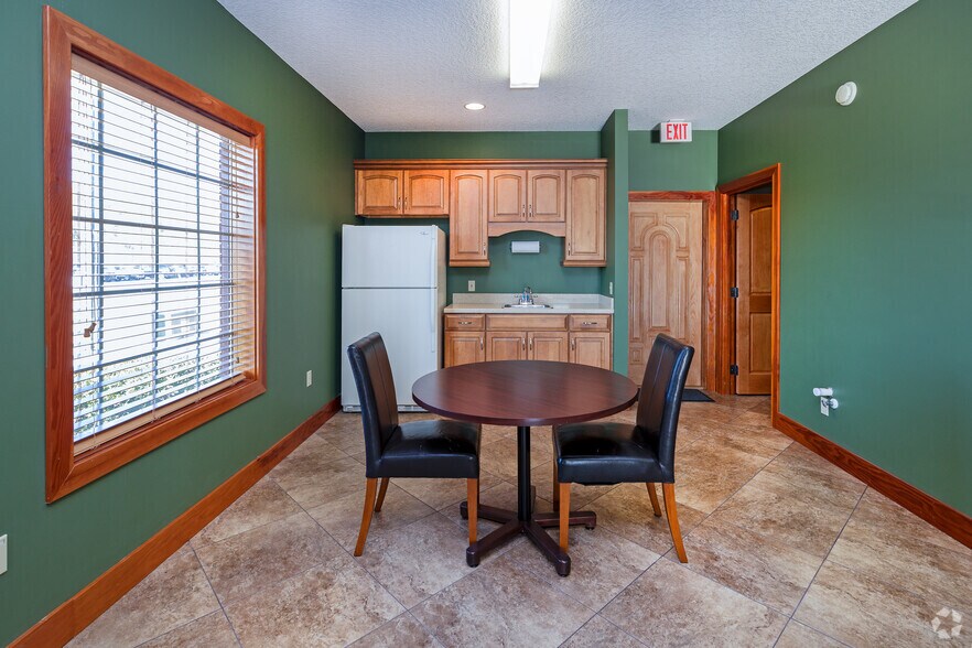 More Photos Of 450107-450115 State Road 200, Callahan Office For Lease