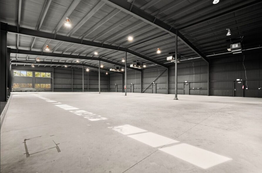 More Photos Of 14510 Fitzhugh Rd, Austin Warehouse For Sale