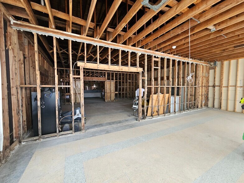 More Photos Of 7701 Saint Bernard Hwy, Arabi Office For Sale