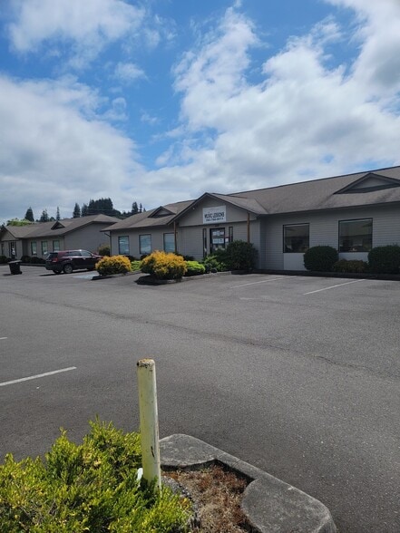 More Photos Of 1900 Belmont Loop, Woodland Storefront Retail Office For Lease