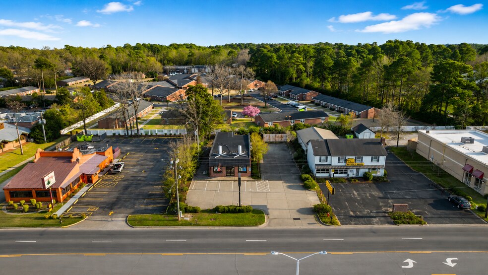 More Photos Of 512 N Berkeley Blvd, Goldsboro Freestanding For Lease