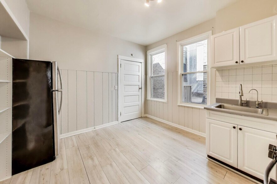 More Photos Of 2889 N Milwaukee Ave, Chicago Storefront Retail Residential For Sale