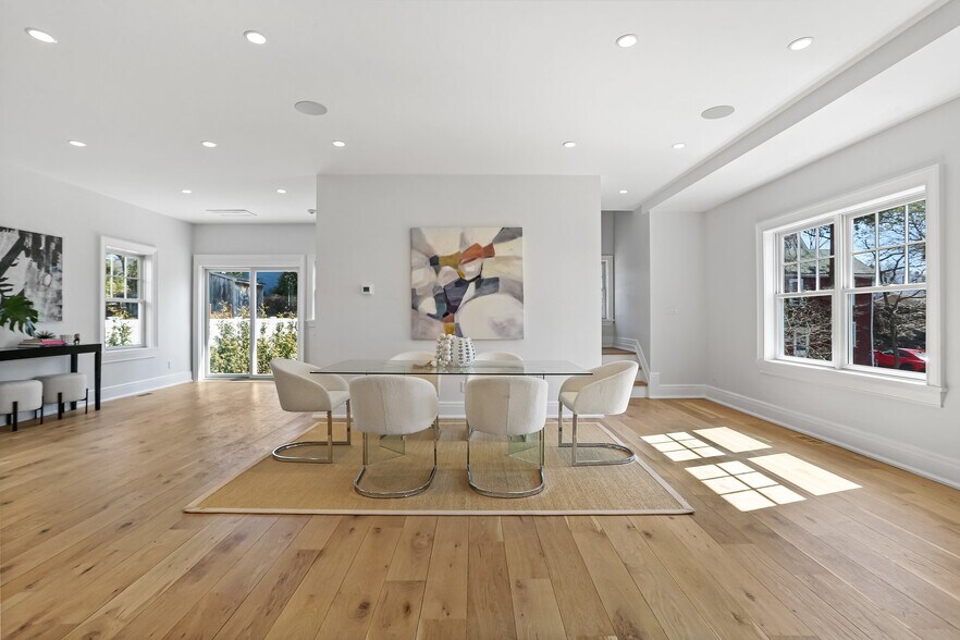 More Photos Of 25 Henry St, Greenwich Apartments For Sale