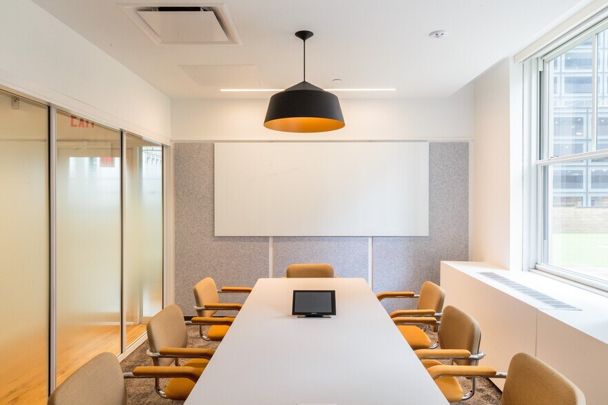 More Photos Of 75 Rockefeller Plaza, New York Office For Lease