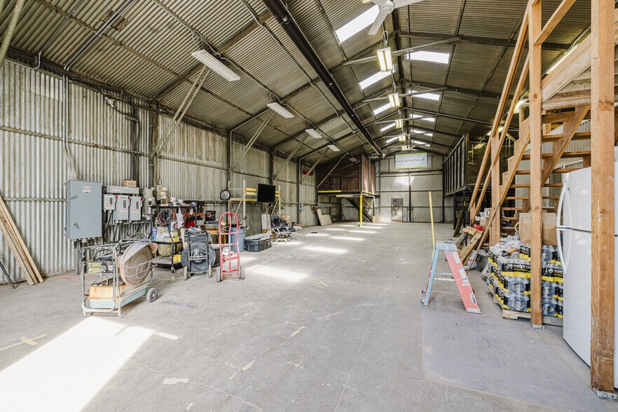 More Photos Of 824 Poplar St, Carlin Industrial For Sale