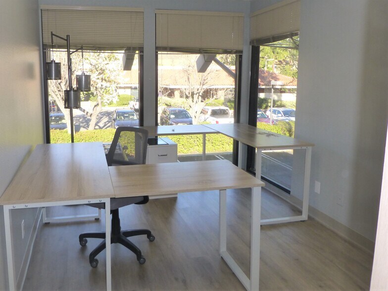 More Photos Of 128 Auburn Ct, Westlake Village Medical For Lease