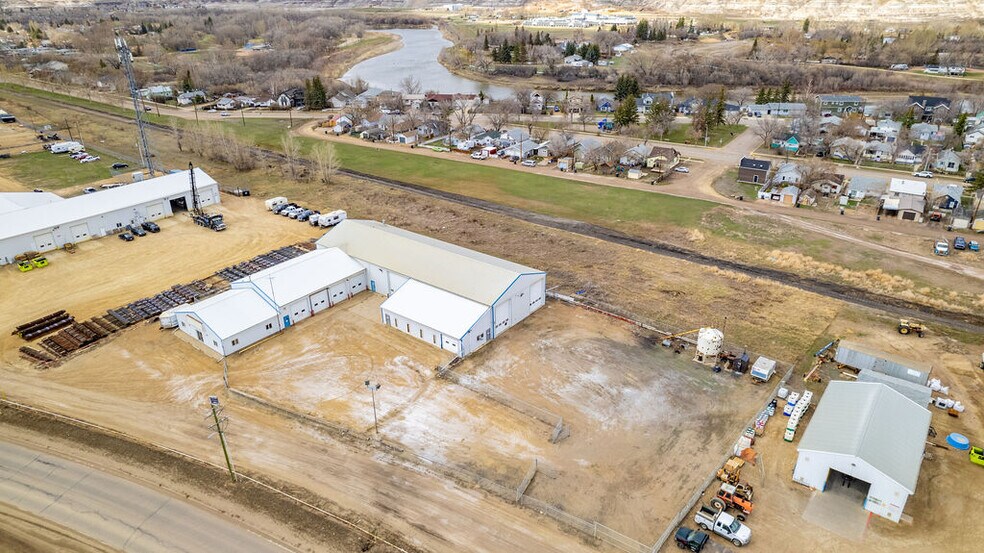 More Photos Of 800 S Railway Ave W, Drumheller Industrial For Lease