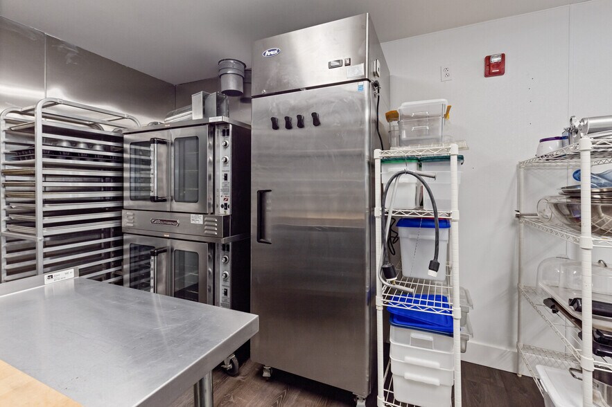 More Photos Of 205 W Main St, Liberty Restaurant For Sale