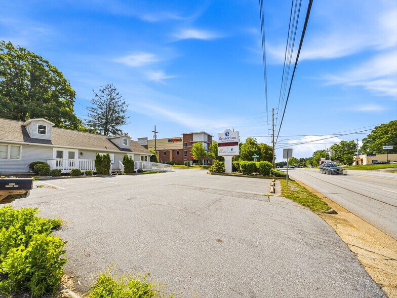 More Photos Of 2124 Hendersonville Rd, Arden Office For Sale