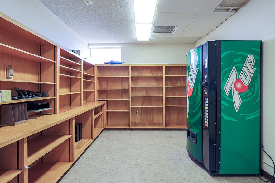 More Photos Of 971 E Broadway Ave, Atwater Office For Lease