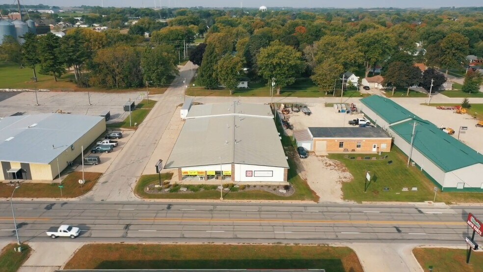 More Photos Of 101 9th St, Charles City General Retail For Sale