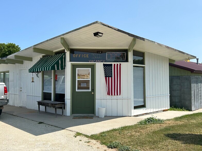 More Photos Of 3145 Stevenson Pier Cir, Sturgeon Bay Hotel For Sale